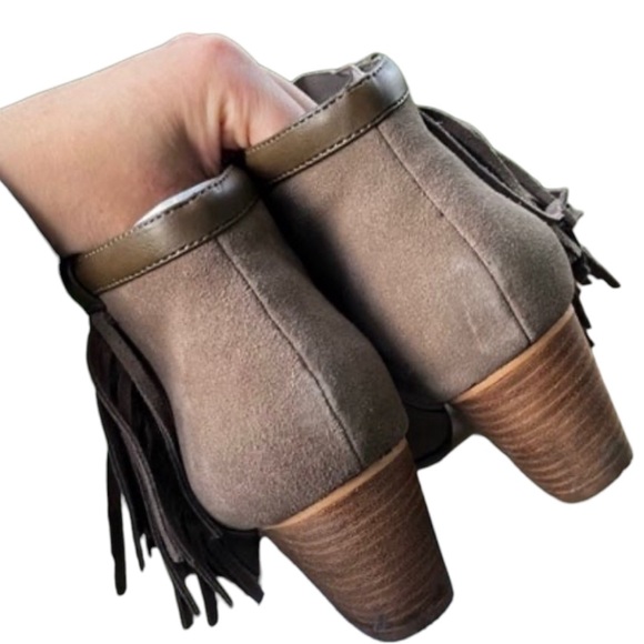Taupe Fringe Women’s Booties Size 9 Wide - Picture 3 of 4